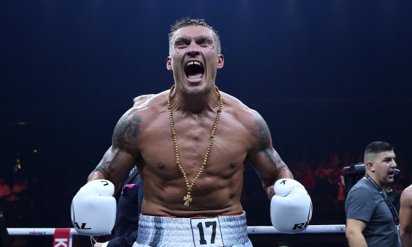 Стал известен заработок Усика за профессиональную карьеру